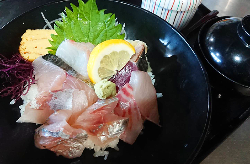 地魚丼
